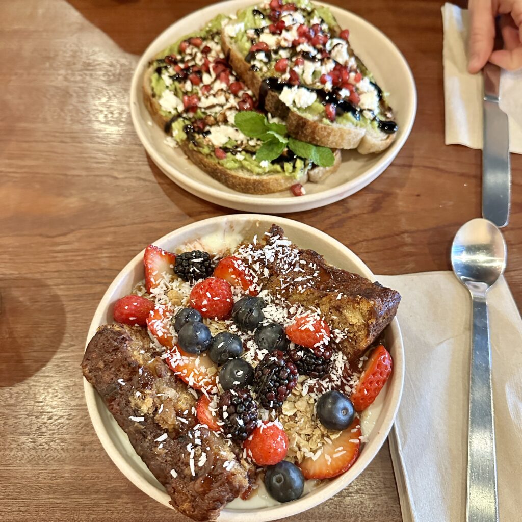 breakfast at hang ten