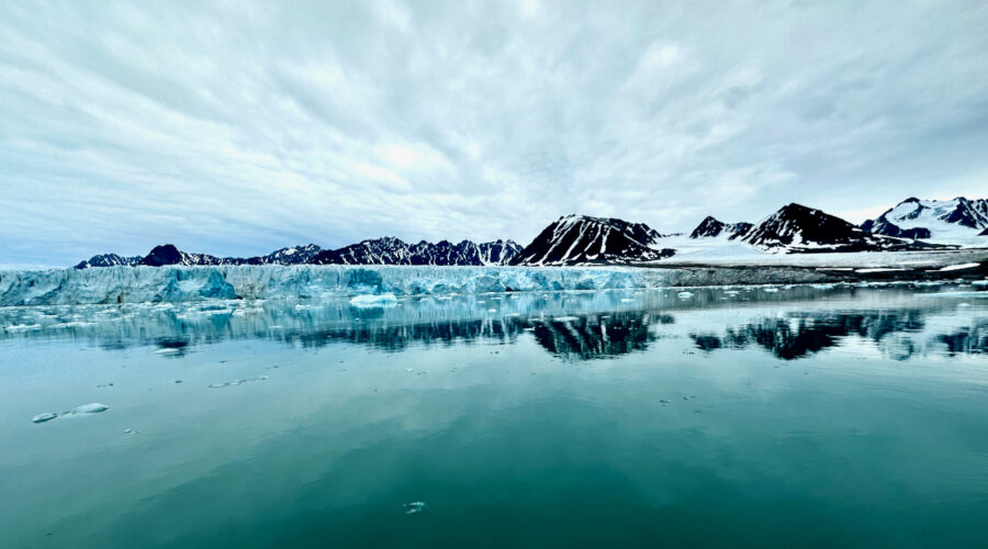 Amazing picture of the glacier