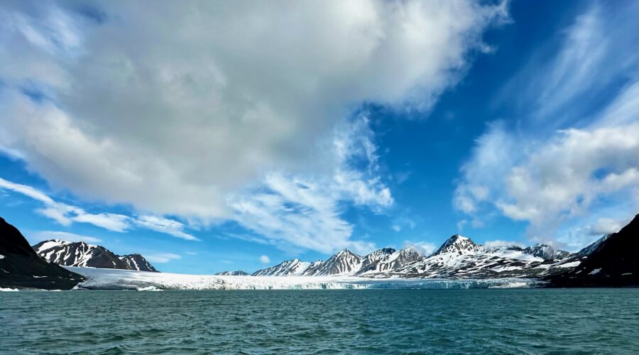 Picture of the glacier at Svalbard