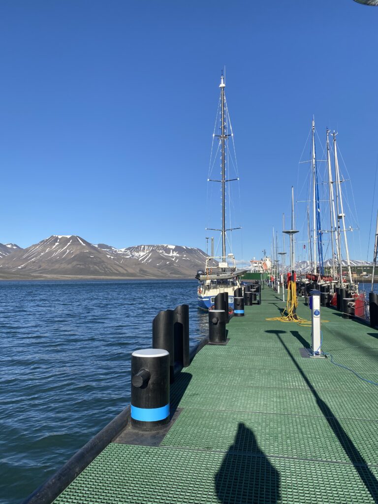 Picture of the harbour in Longyearbyen