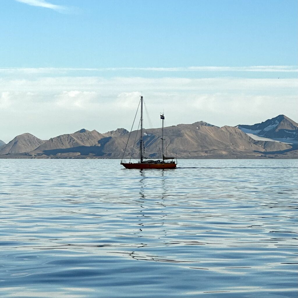 Picture of Sarabande anchored