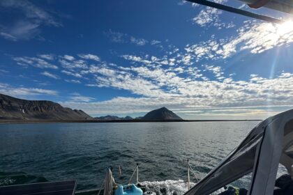 Sailing at Mariannesund in Svalbard