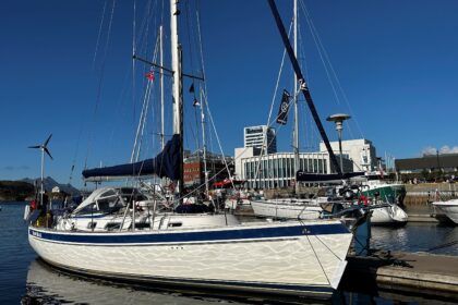 picture of snow bear at a mooring in bodo harbour Norway