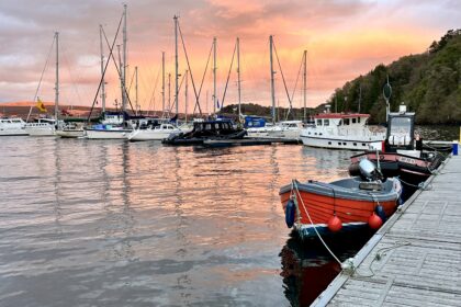 picture of boats at sunset in Tobermory